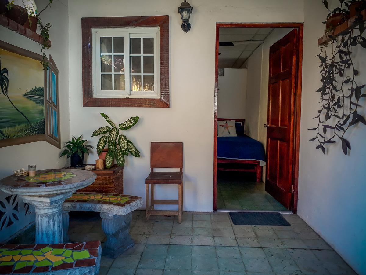 San Carlos Beach Inn エクステリア 写真