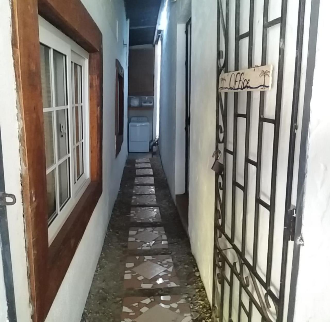 San Carlos Beach Inn エクステリア 写真