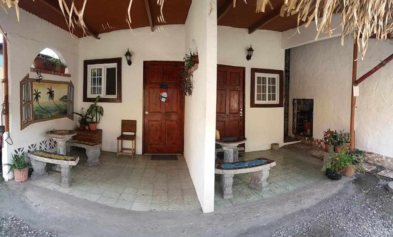 San Carlos Beach Inn エクステリア 写真
